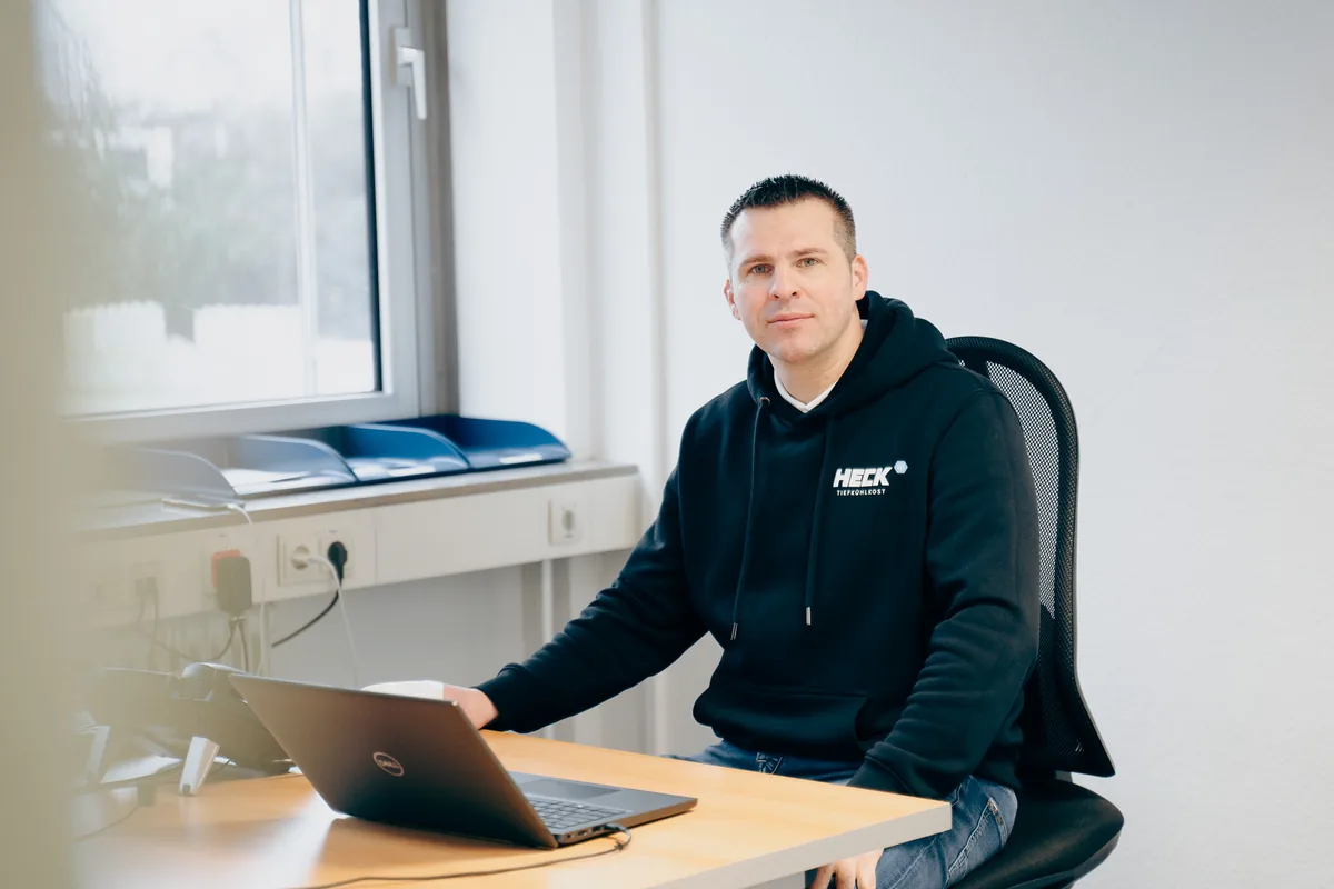 Mitarbeiter am Laptop